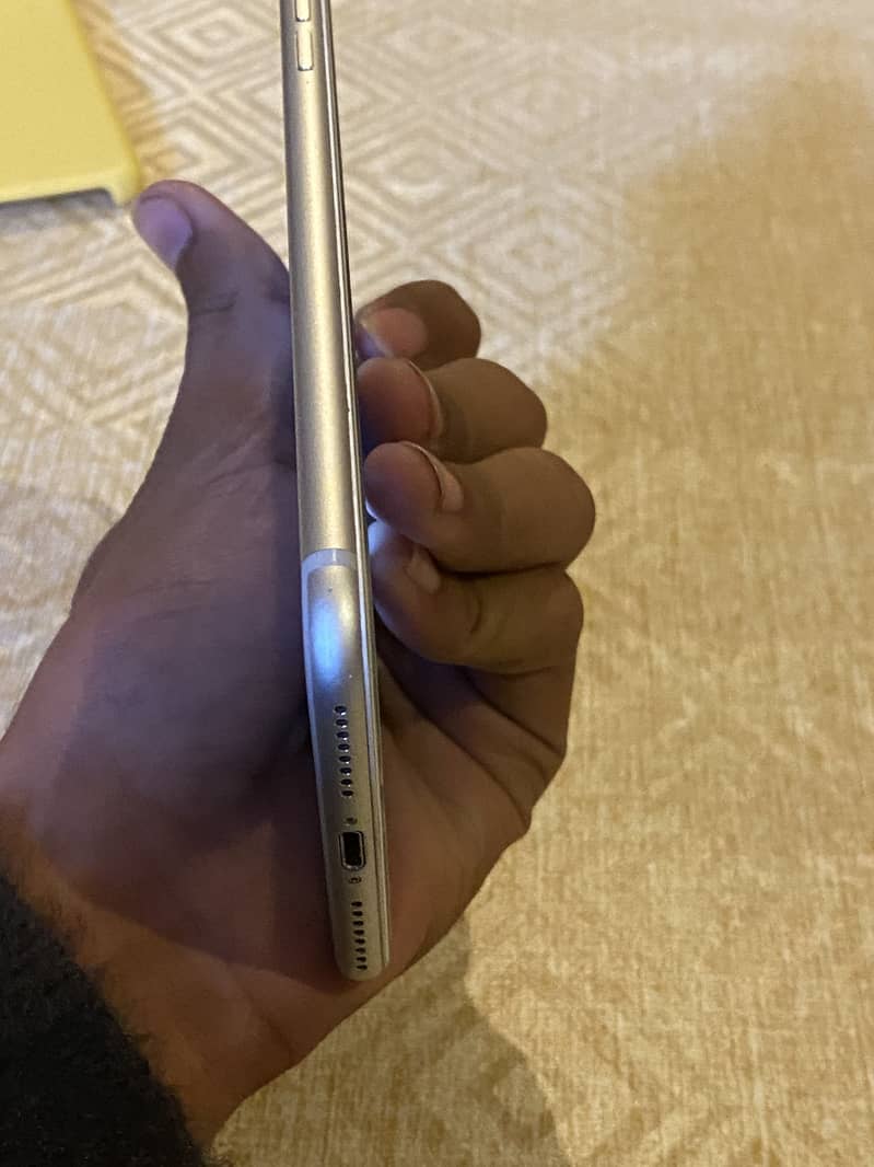 Apple iPhone 7 Plus 0