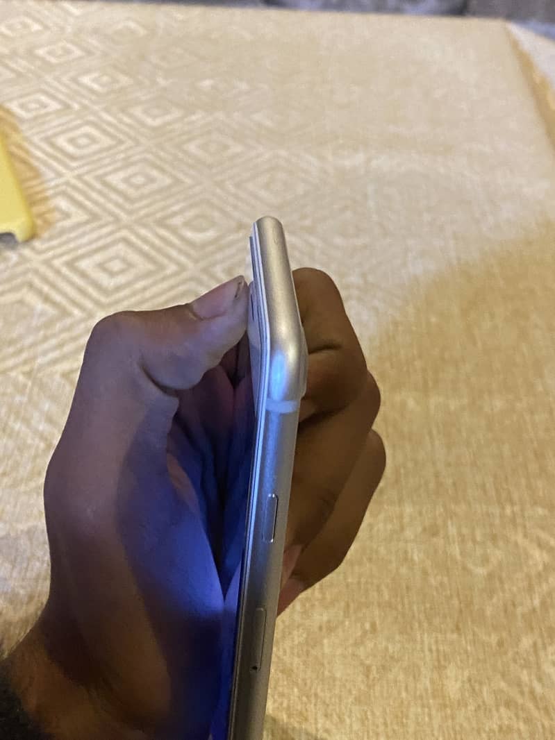 Apple iPhone 7 Plus 3