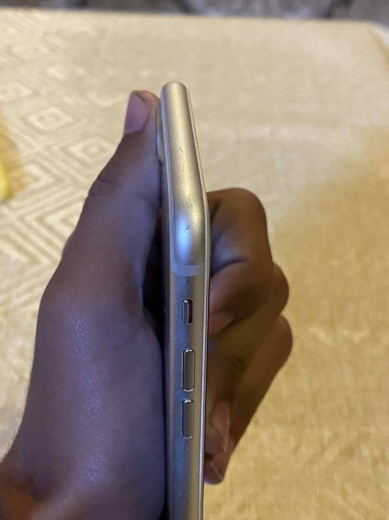 Apple iPhone 7 Plus 4