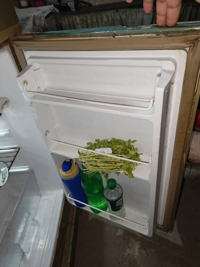 Dawlance fridge 12