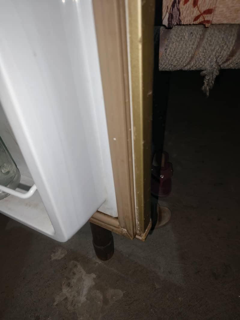 Dawlance fridge 17