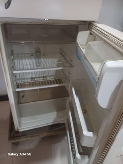 Large refrigerator fir sale