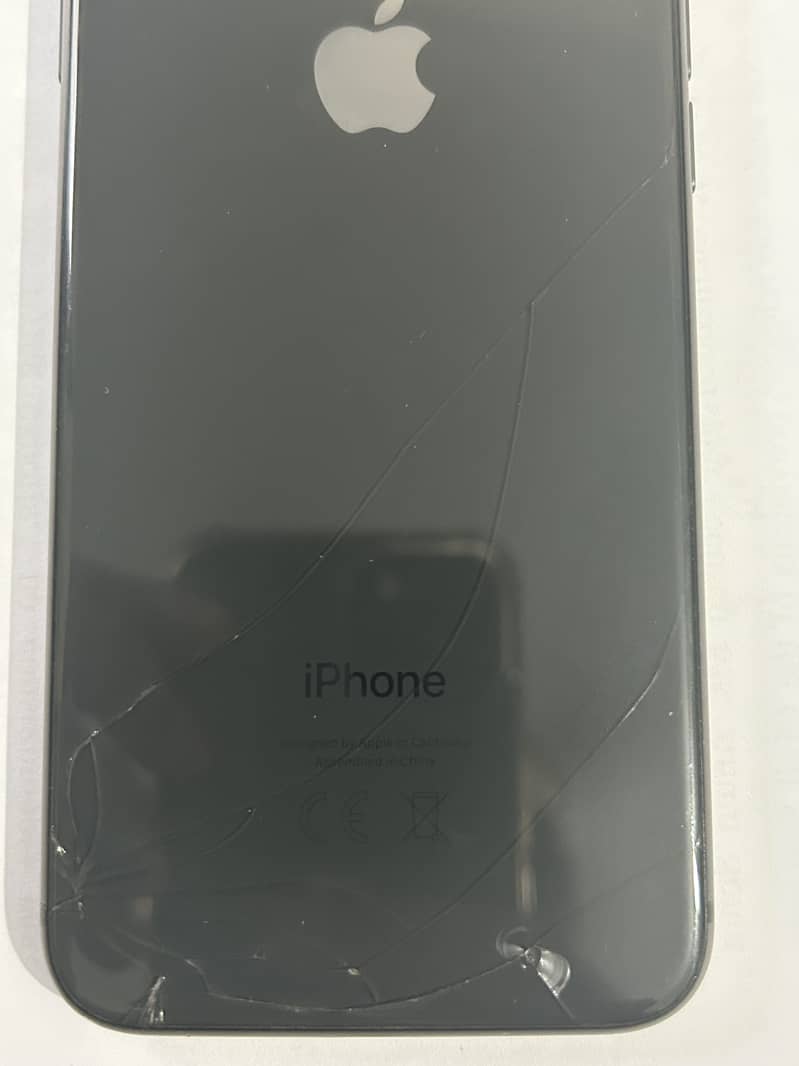 Apple iPhone 8 3