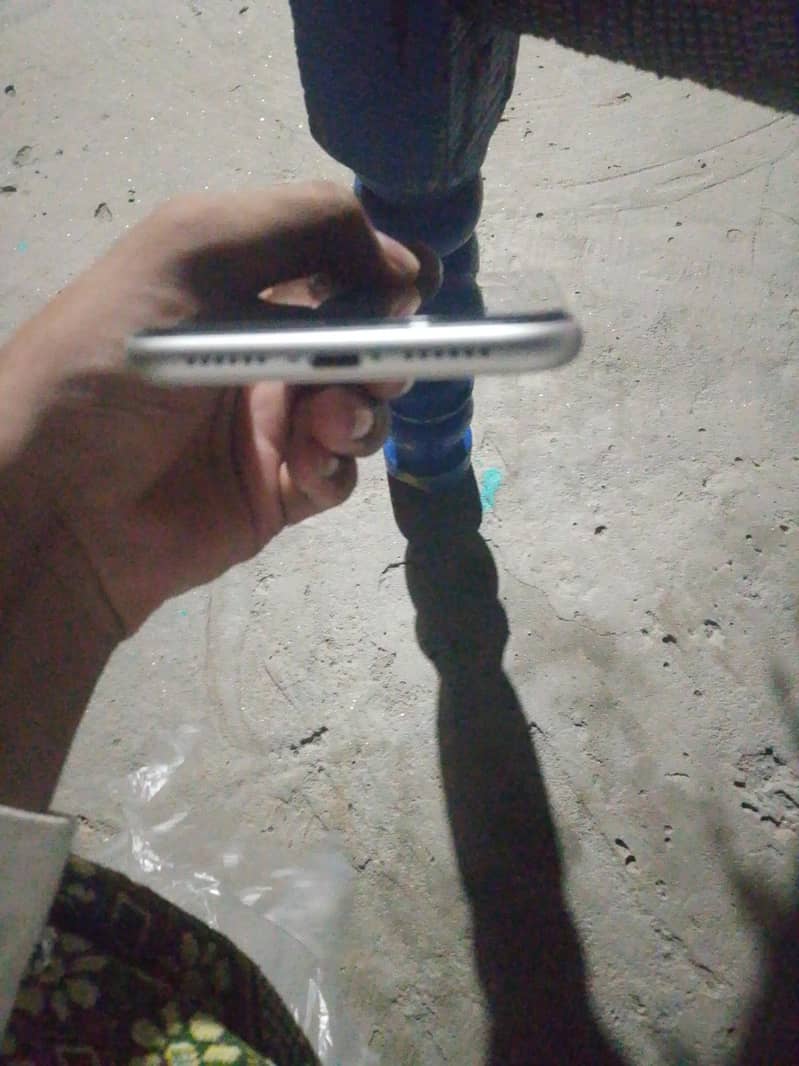 Apple iPhone 11 3