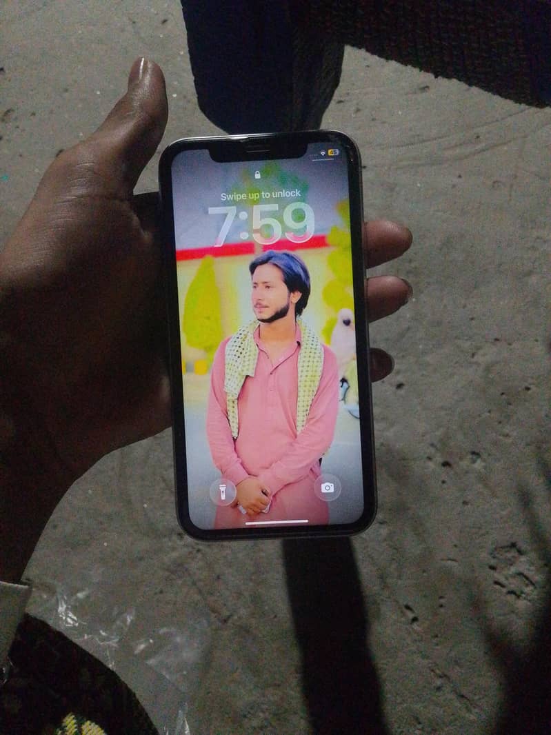 Apple iPhone 11 4