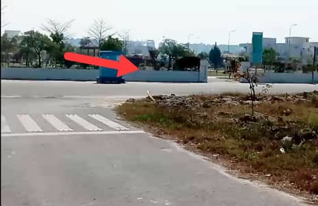 Corner Plot No-750 Block Z - 21.50 Marla Plot On Top Location of Phase 7 DHA Lahore For Urgent Sale