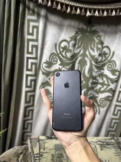 Apple iPhone 7
