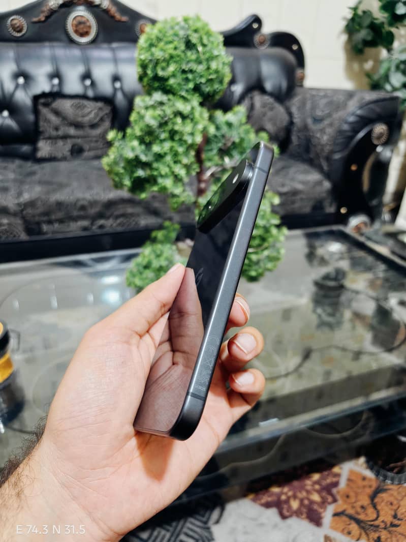Google Pixel 9 4
