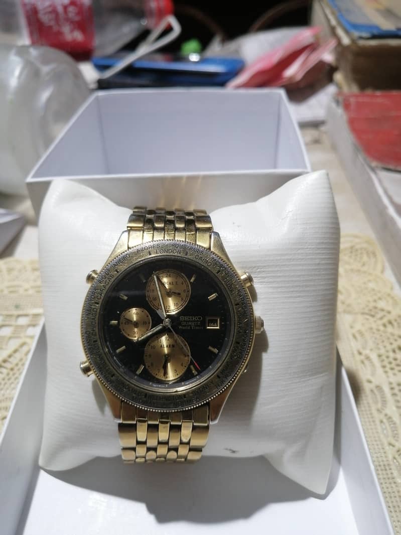 Seiko Quartz World Timer chronograph 5t52-7A2A (Panda Edition) 4