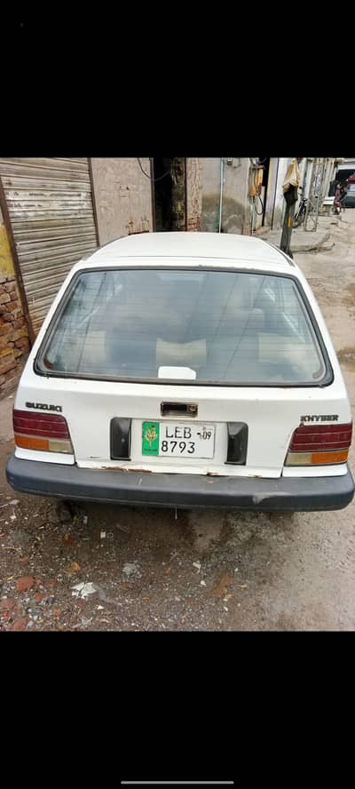 kahybar hai ye car or use main hai