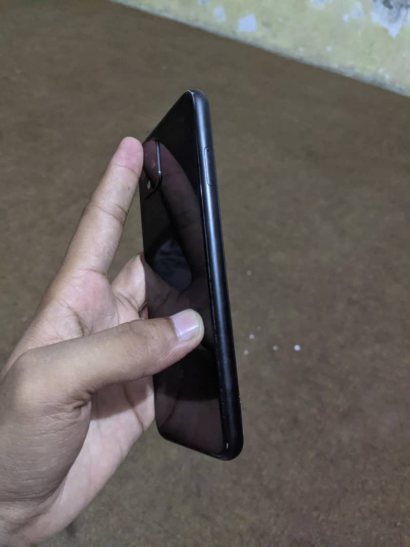 Google Pixel 4 3