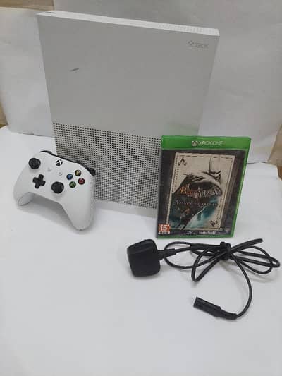 Xbox one s 1tb imported myself from dubai. Mint condition
