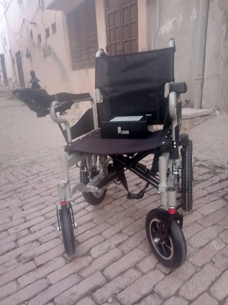 الیکٹرک وہیل چیئر 3