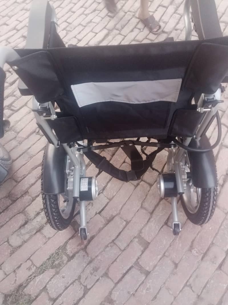 الیکٹرک وہیل چیئر 5