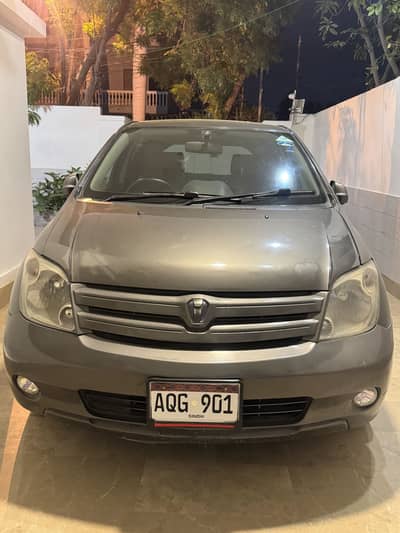 Toyota IST 2005