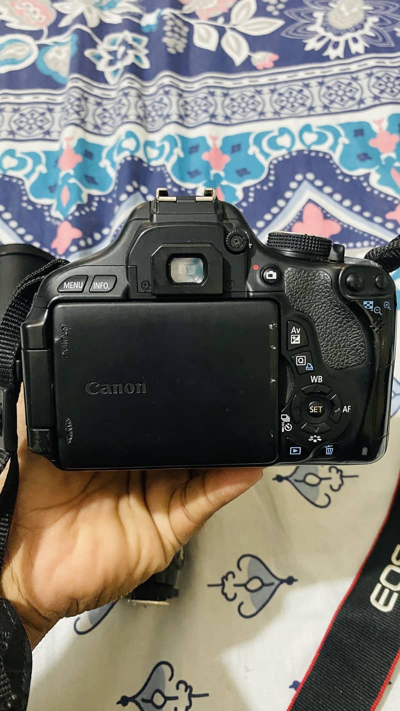 dslr camera 600D 3