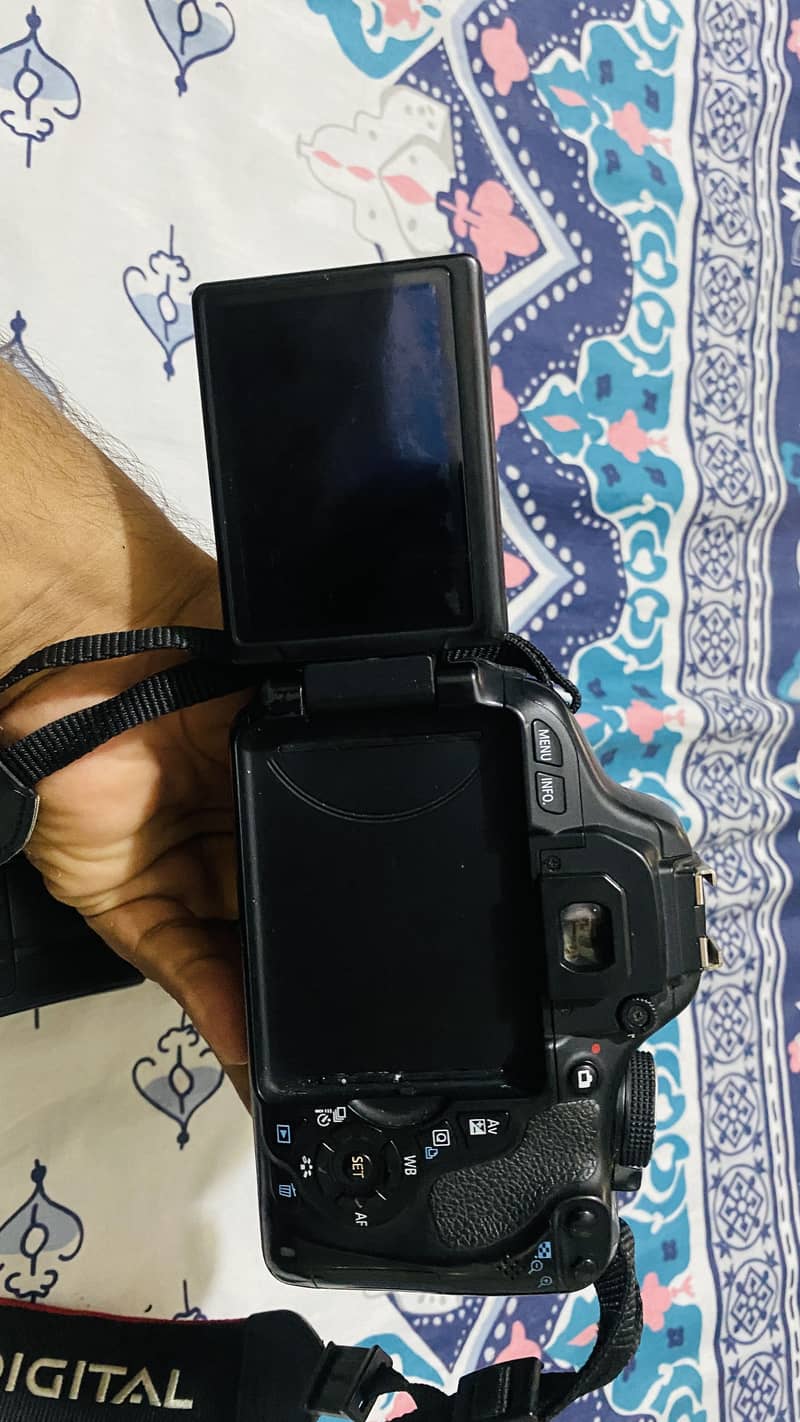 dslr camera 600D 5