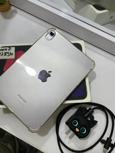 iPad Mini 7 (A17 Pro) 128-GB With Full Box