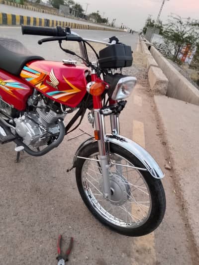 Honda 125 2025 model full new full ok with invice ki de da peshawer
