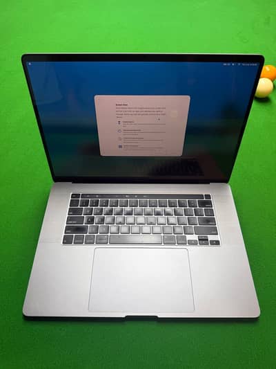 MacBook pro 2019 32gb ram and 512gb storage