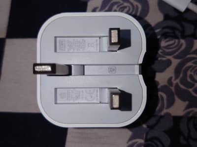 l Type-C 20W Charge
