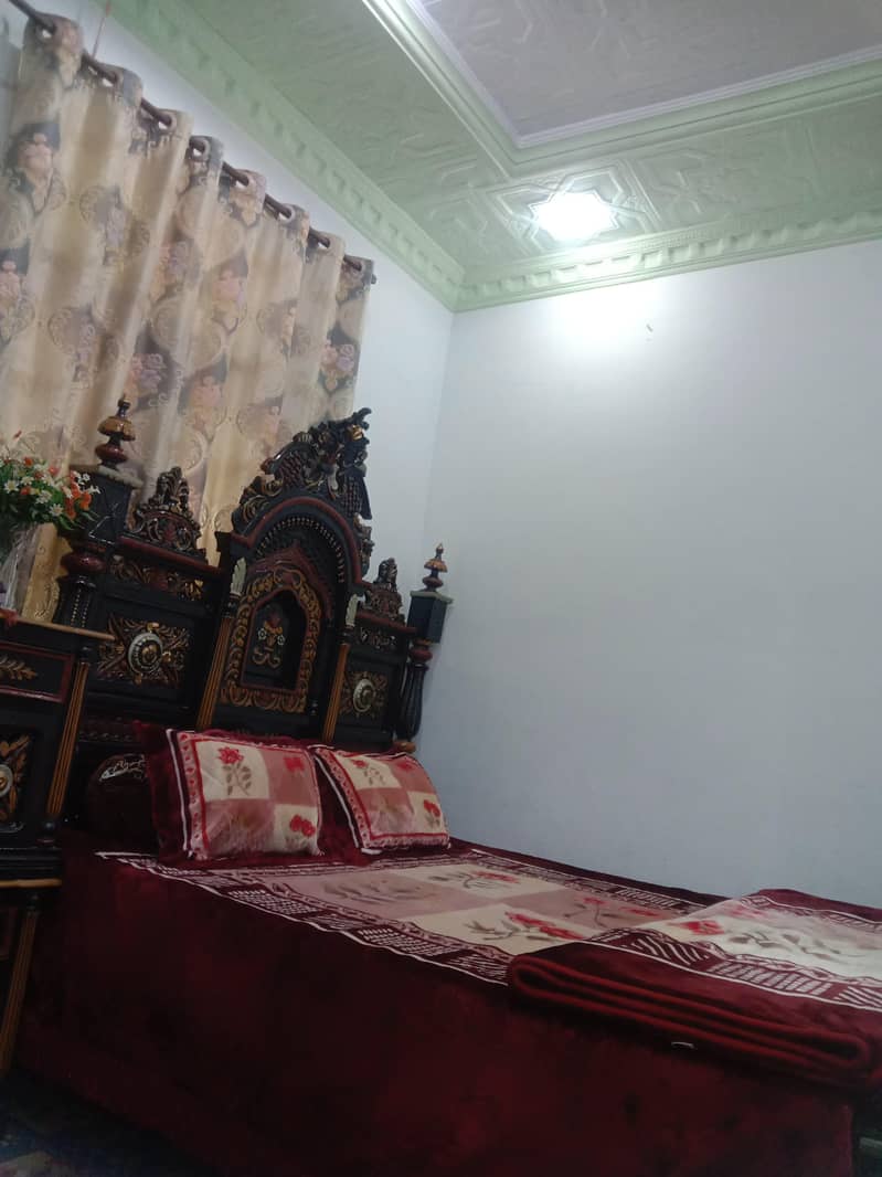 Bed +side tables & dressing 1