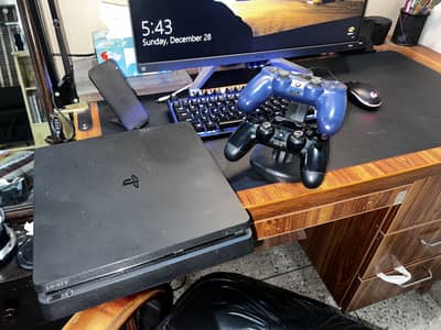 PlayStation 4 Slim 500 Gb with Box 2 Game Titles and more