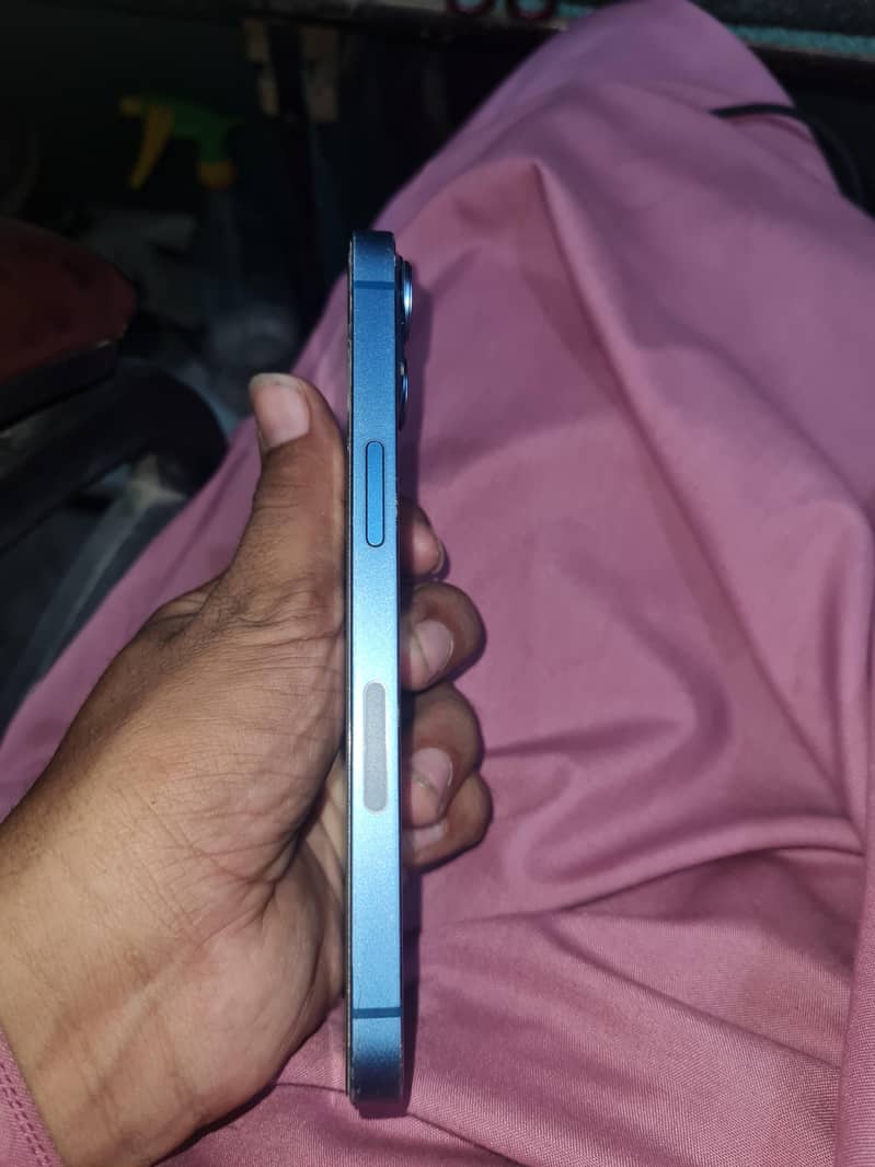 Apple iPhone 13 1