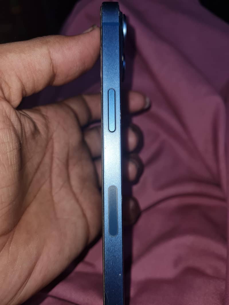 Apple iPhone 13 6
