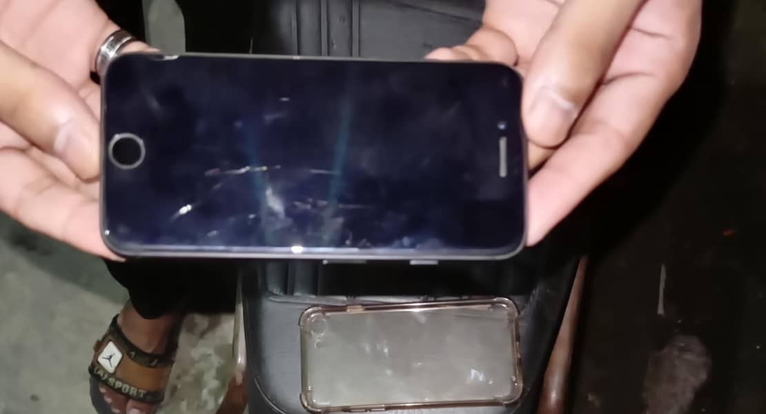 Apple iPhone 8 0