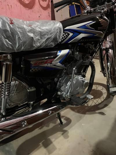 125 25 model num wali he location Hyderabad