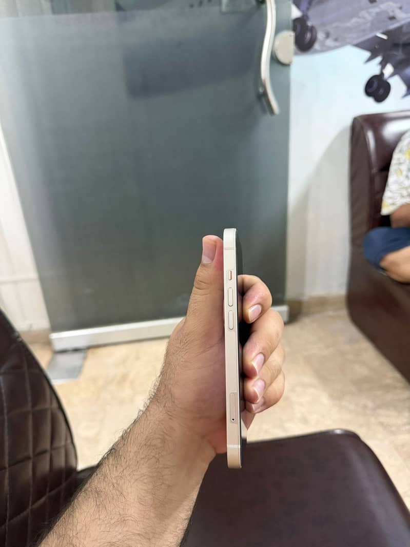 Apple iPhone 13 1