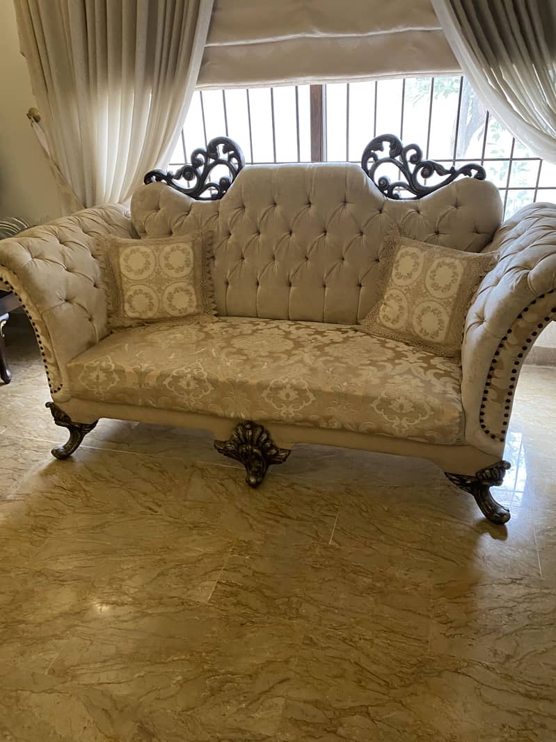 Antique sofa 0