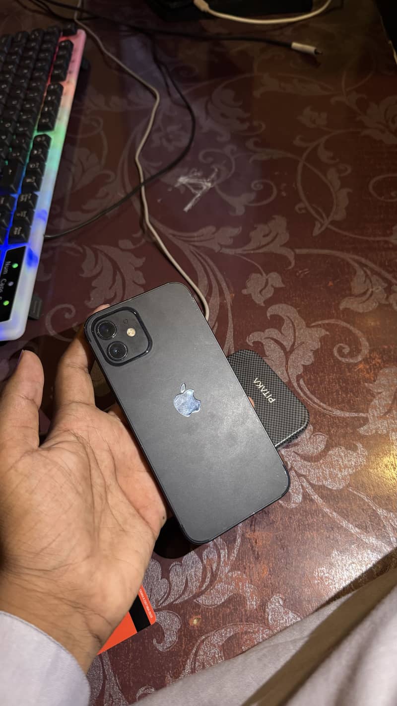 Apple iPhone 12 3