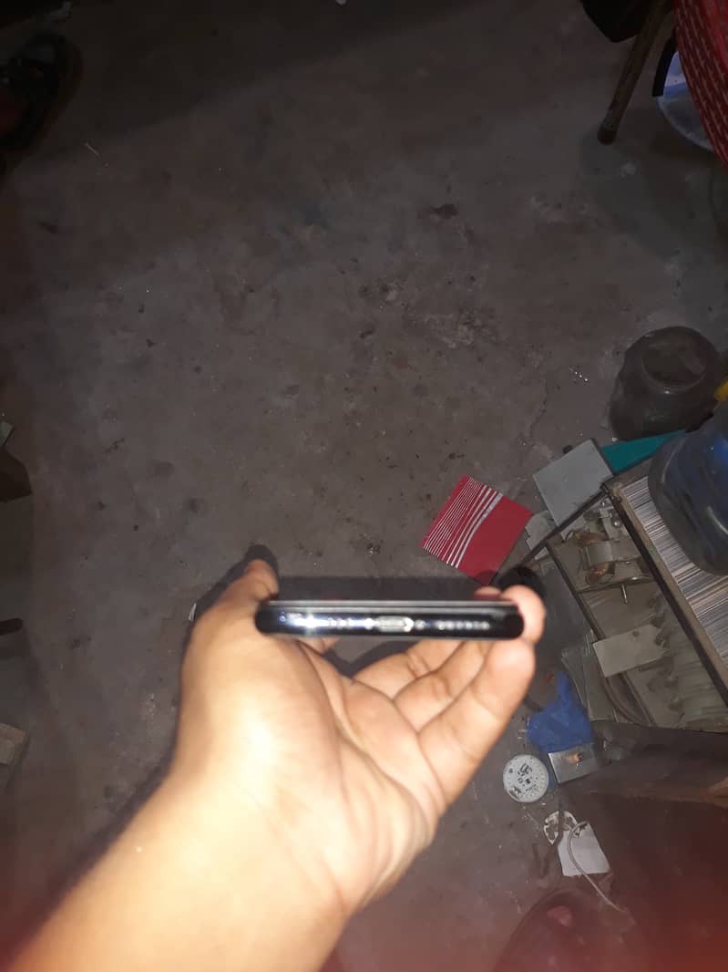Apple iPhone 11 Pro 3