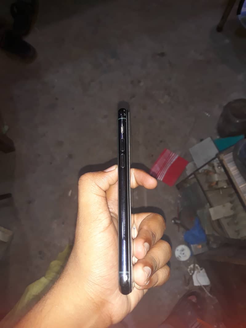 Apple iPhone 11 Pro 5