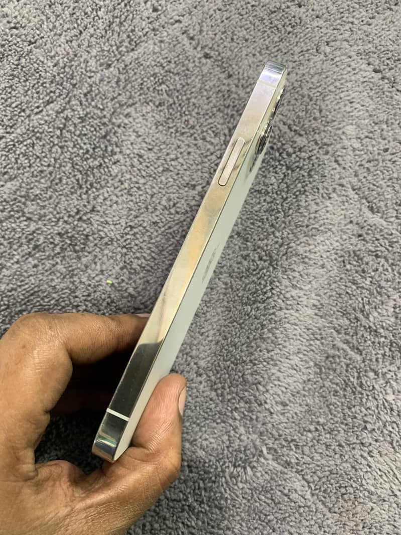 Apple iPhone 12 Pro 2