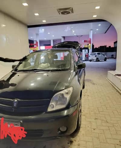 Toyota IST 2006