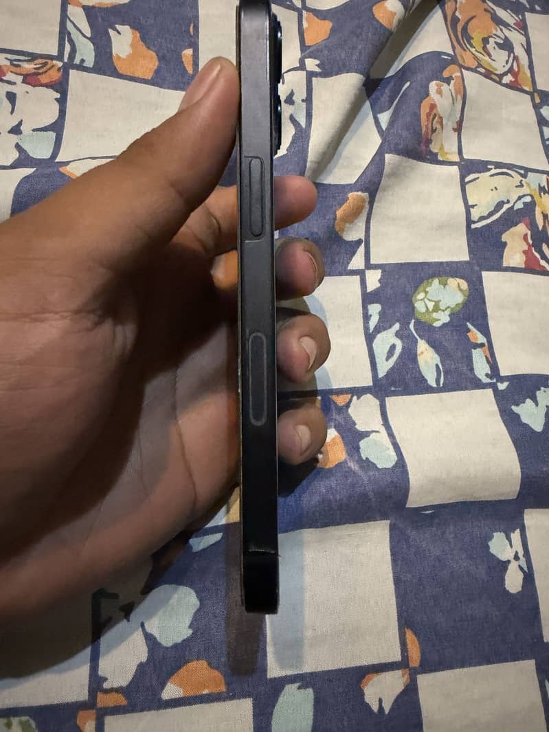 Apple iPhone 13 10
