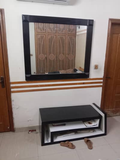 mirror or book rank wood k hy bilkul ok hy
