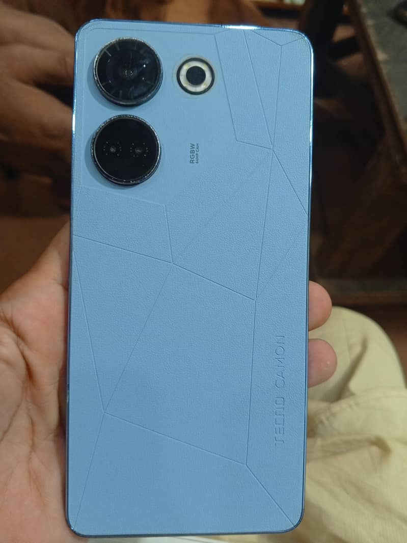 Tecno 4
