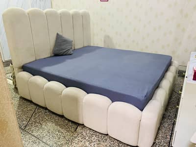 BUBBLE BED NEW CONDITION