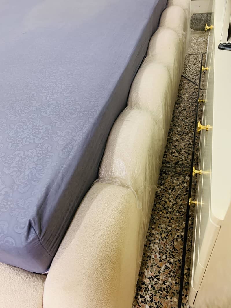 BUBBLE BED NEW CONDITION 3