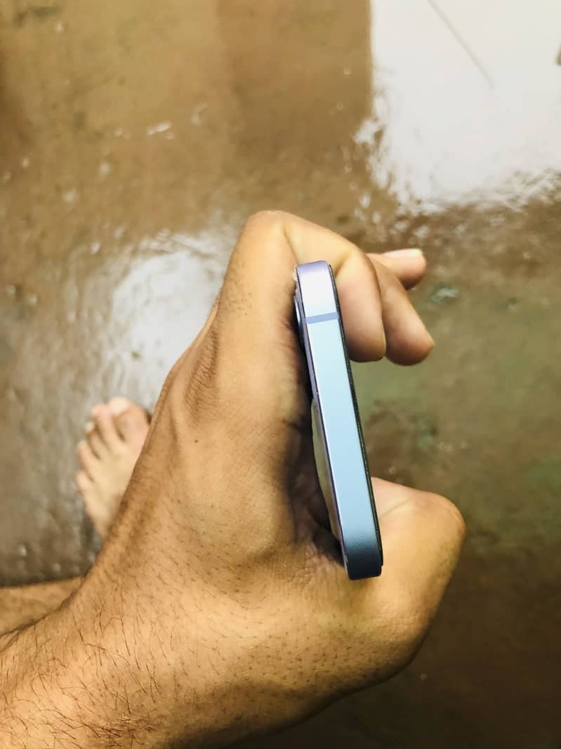 Apple iPhone 12 0