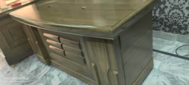Beautiful Wooden Office Table for Sale (Good Condition)
