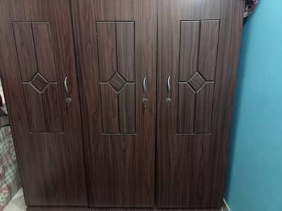 3 pieces Almaari sell urgent