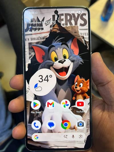 Google Pixel 8 Pro Doted please see attached pictures