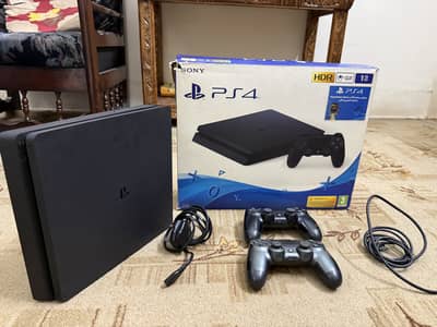 PS4 SLIM (1TB)