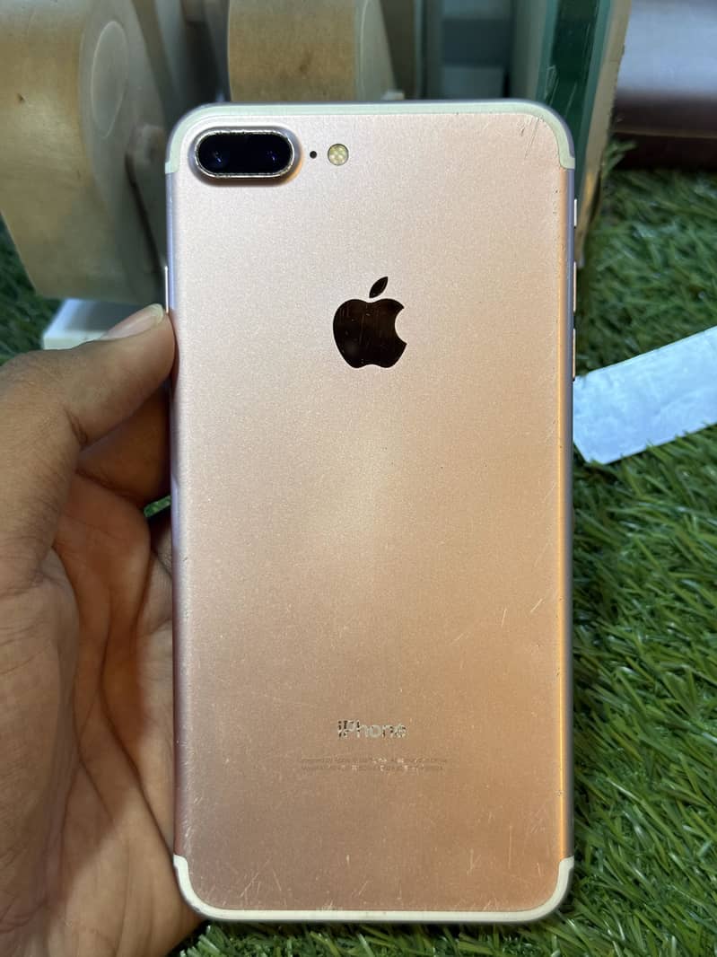 Apple iPhone 7 Plus 0