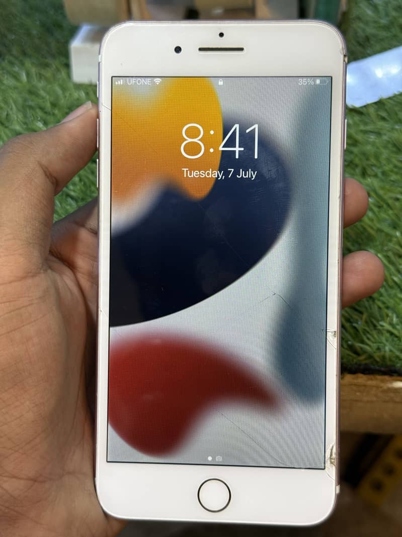 Apple iPhone 7 Plus 1